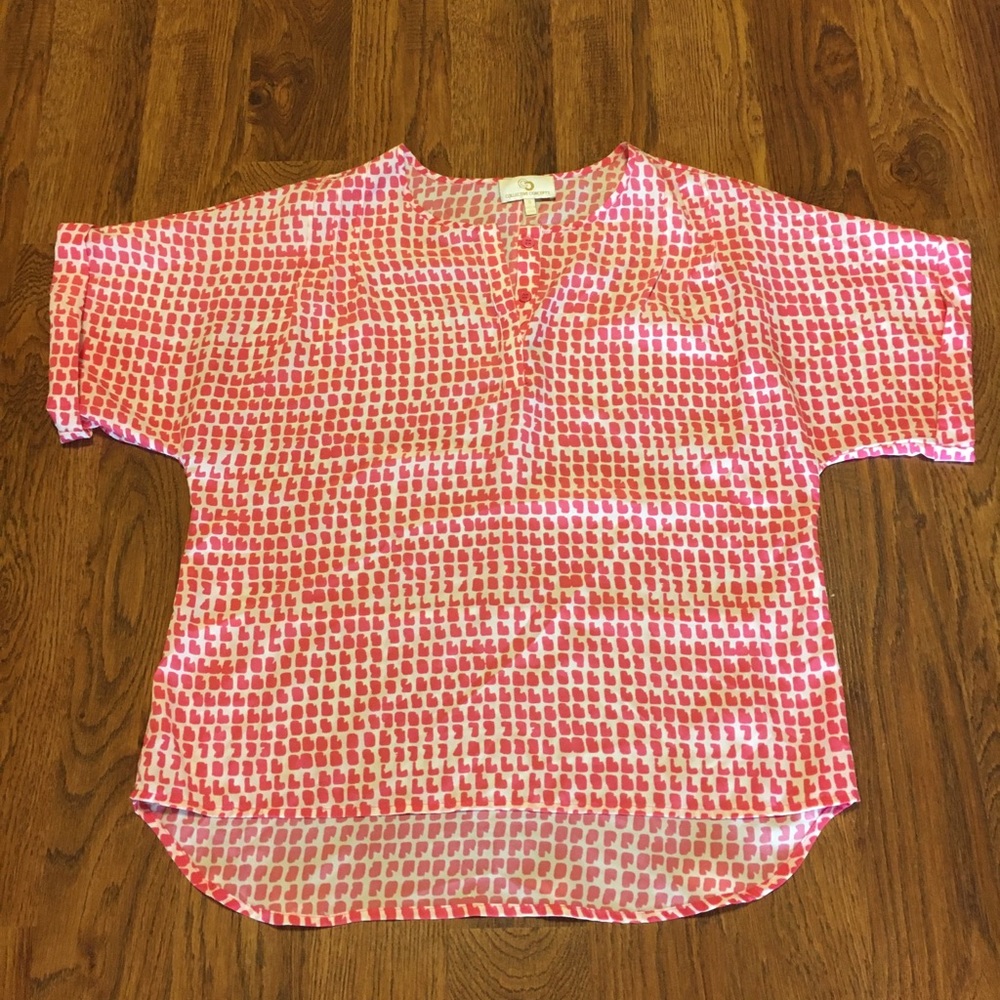 Adorable polyester pink/white blouse